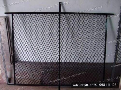 Reja Ventana Metal Desplegado Malla 120 × 100 Piedras Medida